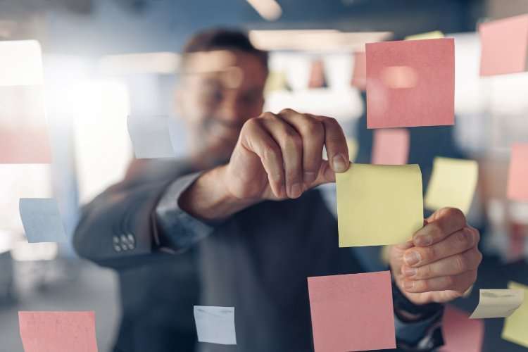 workshop-sticking-sticky-notes